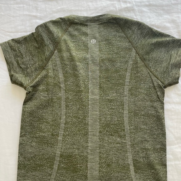 lululemon Swiftly Tech Short Sleeve - Picture 1 of 4